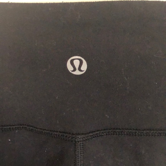Size 4 Lululemon black leggings, Wunder Under - Picture 2 of 3